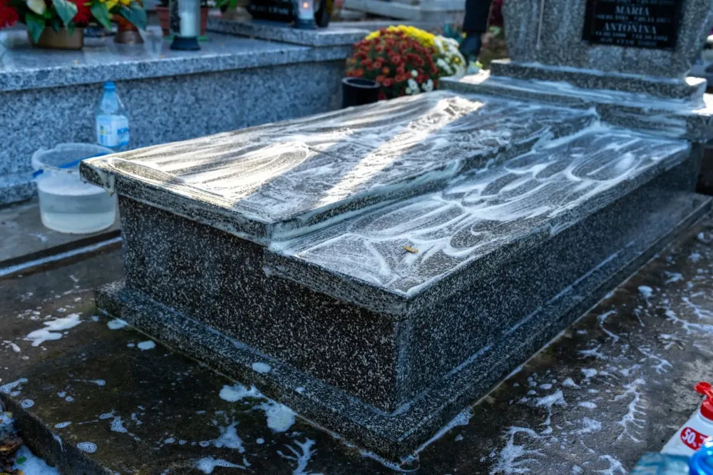 Gravillonnage monument funéraire